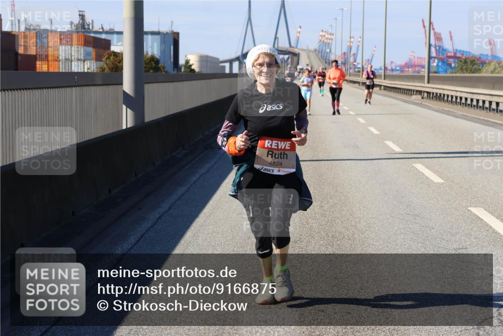 03.10.2025 - Köhlbrandbrückenlauf Strokosch-Dieckow http://msf.ph/oto/9166875 03.10.2025 13:22:50 Position 3 4824 meine-sportfotos.de