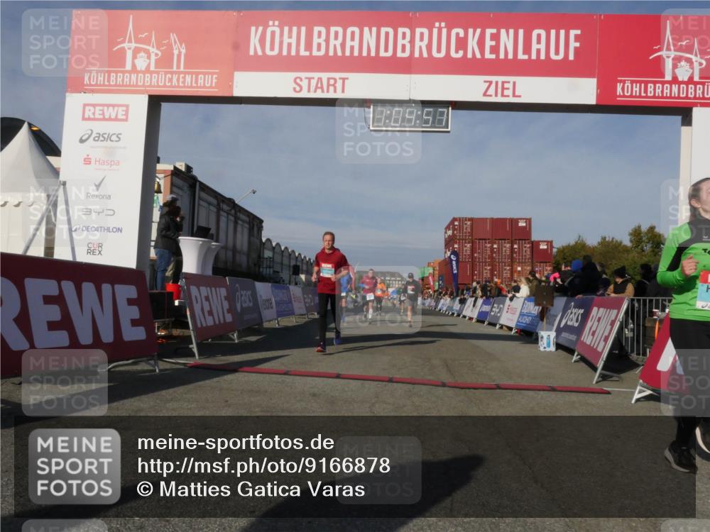 03.10.2025 - Köhlbrandbrückenlauf Matties Gatica Varas http://msf.ph/oto/9166878 03.10.2025 10:04:59 Ziel 1225, 1236, 1302, 1403, 1447, 1457, 3117, 3812 meine-sportfotos.de