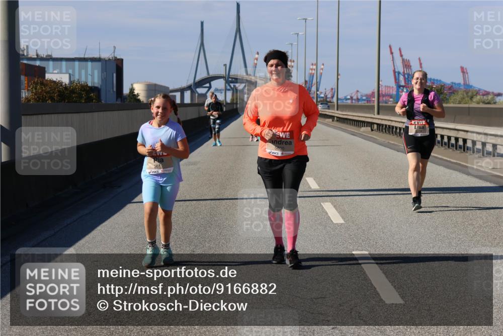 03.10.2025 - Köhlbrandbrückenlauf Strokosch-Dieckow http://msf.ph/oto/9166882 03.10.2025 13:23:05 Position 3 5611, 5860, 5372 meine-sportfotos.de