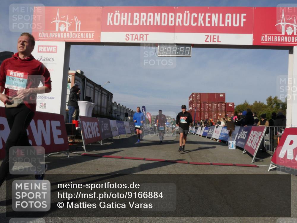 03.10.2025 - Köhlbrandbrückenlauf Matties Gatica Varas http://msf.ph/oto/9166884 03.10.2025 10:05:01 Ziel 1236, 1302, 1403, 1447, 1457, 3117, 3812 meine-sportfotos.de