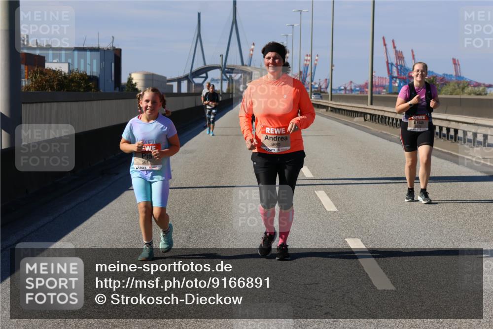 03.10.2025 - Köhlbrandbrückenlauf Strokosch-Dieckow http://msf.ph/oto/9166891 03.10.2025 13:23:05 Position 3 5611, 5860 meine-sportfotos.de