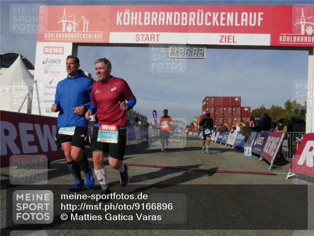 03.10.2025 - Köhlbrandbrückenlauf Matties Gatica Varas http://msf.ph/oto/9166896 03.10.2025 10:05:04 Ziel 1211, 1302, 1406, 1447, 1457, 1477, 2920, 3741, 3812 meine-sportfotos.de