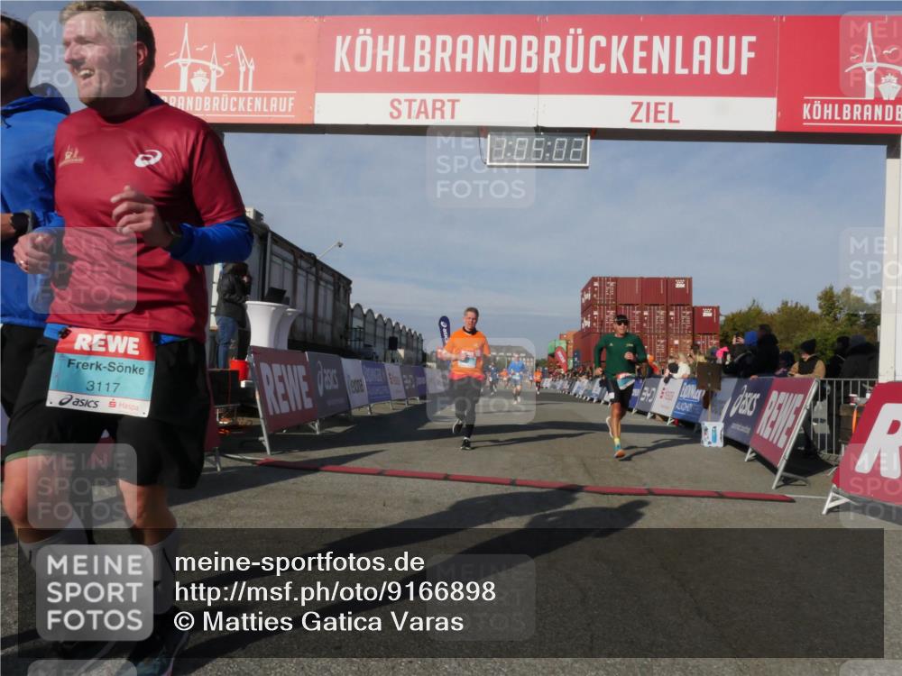 03.10.2025 - Köhlbrandbrückenlauf Matties Gatica Varas http://msf.ph/oto/9166898 03.10.2025 10:05:04 Ziel 1211, 1302, 1406, 1447, 1457, 1477, 2920, 3741, 3812 meine-sportfotos.de