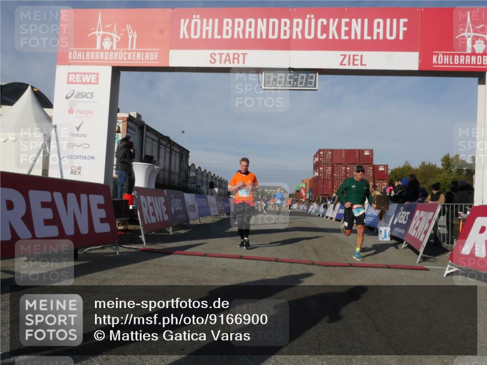 03.10.2025 - Köhlbrandbrückenlauf Matties Gatica Varas http://msf.ph/oto/9166900 03.10.2025 10:05:05 Ziel 1211, 1302, 1346, 1406, 1447, 1457, 1477, 1944, 2920, 3409, 3741, 3812 meine-sportfotos.de