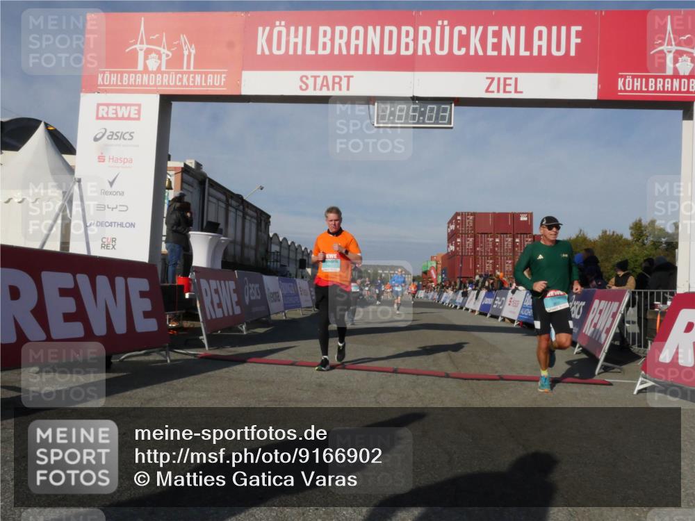 03.10.2025 - Köhlbrandbrückenlauf Matties Gatica Varas http://msf.ph/oto/9166902 03.10.2025 10:05:05 Ziel 1211, 1302, 1346, 1406, 1447, 1457, 1477, 1944, 2920, 3409, 3741, 3812 meine-sportfotos.de
