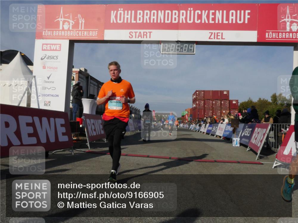 03.10.2025 - Köhlbrandbrückenlauf Matties Gatica Varas http://msf.ph/oto/9166905 03.10.2025 10:05:06 Ziel 1211, 1302, 1346, 1406, 1457, 1477, 1944, 2920, 3409, 3741 meine-sportfotos.de