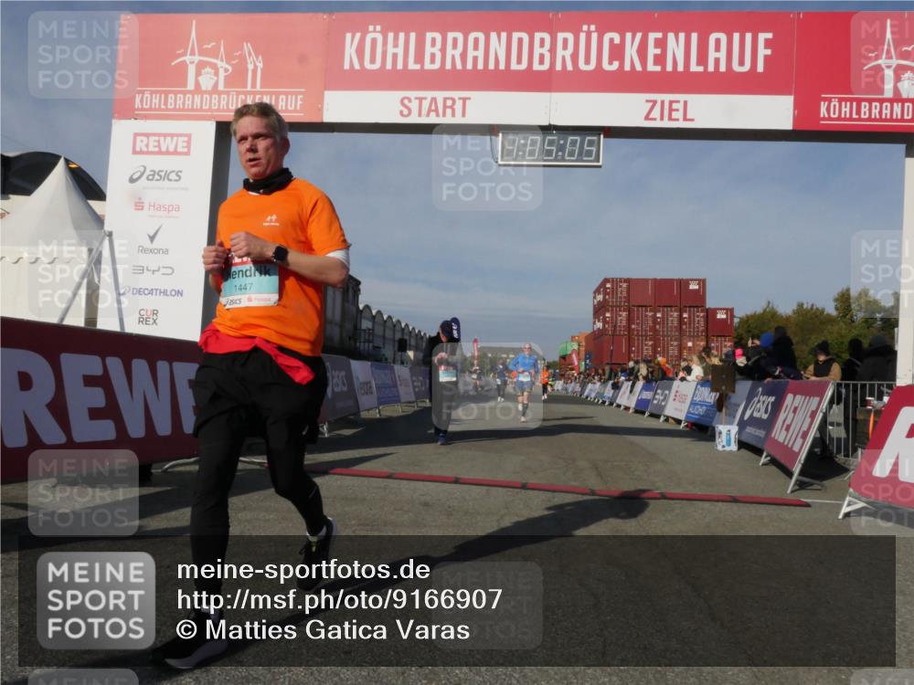 03.10.2025 - Köhlbrandbrückenlauf Matties Gatica Varas http://msf.ph/oto/9166907 03.10.2025 10:05:07 Ziel 1211, 1302, 1346, 1406, 1457, 1477, 1944, 2920, 3409, 3741 meine-sportfotos.de