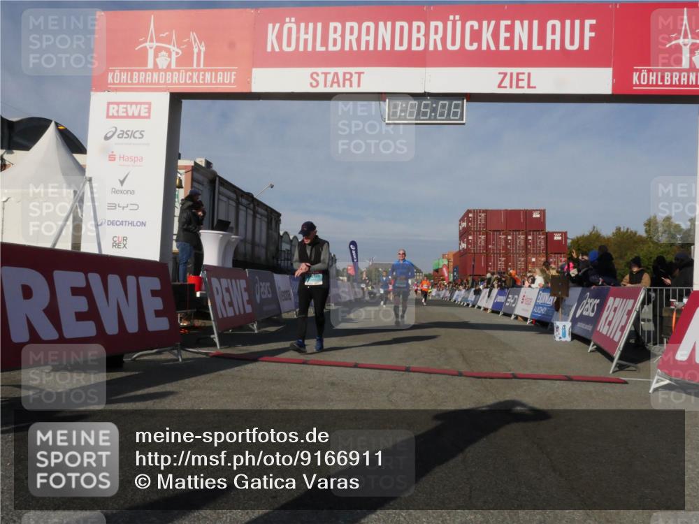 03.10.2025 - Köhlbrandbrückenlauf Matties Gatica Varas http://msf.ph/oto/9166911 03.10.2025 10:05:08 Ziel 1033, 1211, 1302, 1346, 1359, 1406, 1457, 1477, 1622, 1944, 2920, 3409, 3741 meine-sportfotos.de