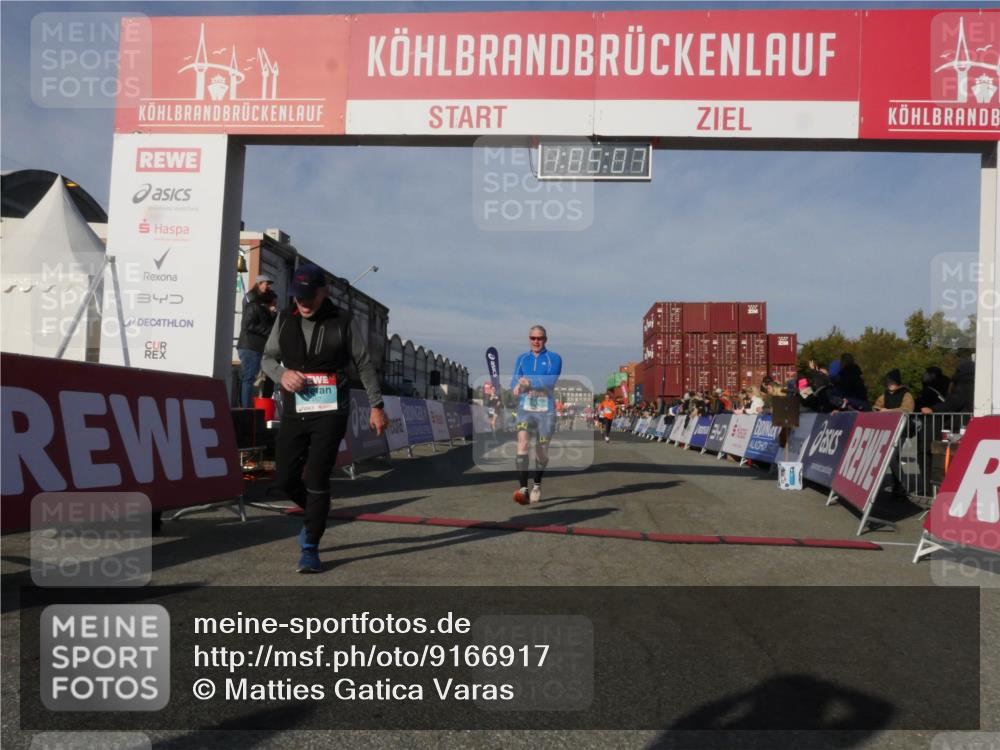 03.10.2025 - Köhlbrandbrückenlauf Matties Gatica Varas http://msf.ph/oto/9166917 03.10.2025 10:05:09 Ziel 1033, 1211, 1302, 1346, 1359, 1406, 1477, 1622, 1944, 2920, 3409, 3721, 3741 meine-sportfotos.de