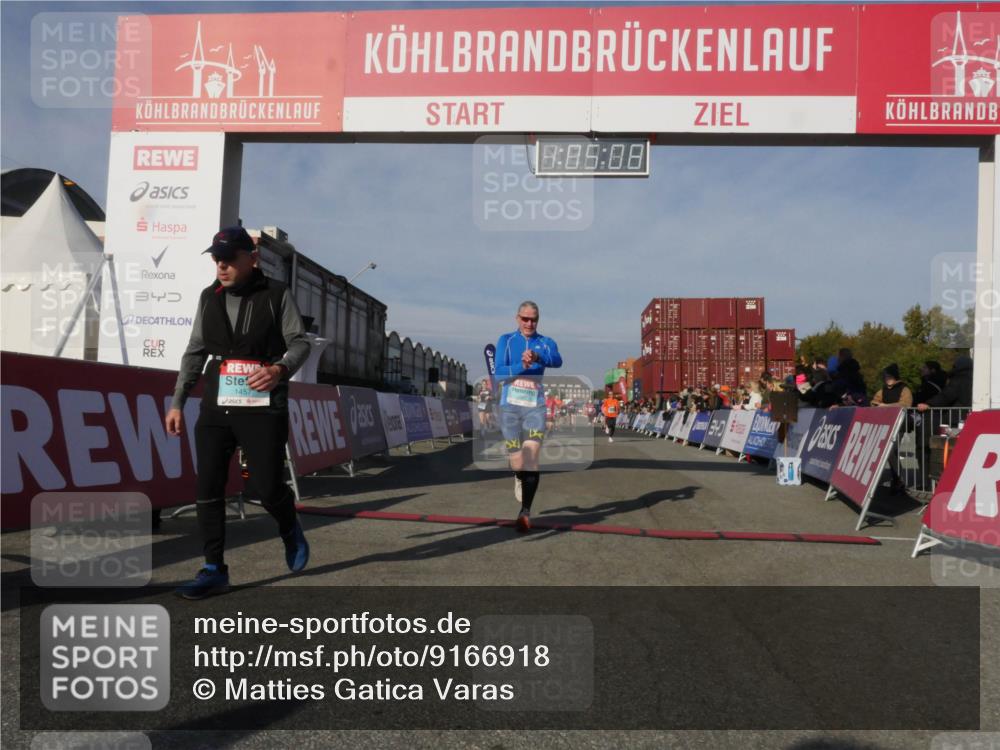 03.10.2025 - Köhlbrandbrückenlauf Matties Gatica Varas http://msf.ph/oto/9166918 03.10.2025 10:05:10 Ziel 1033, 1211, 1346, 1359, 1406, 1477, 1622, 1944, 2920, 3409, 3721, 3741 meine-sportfotos.de