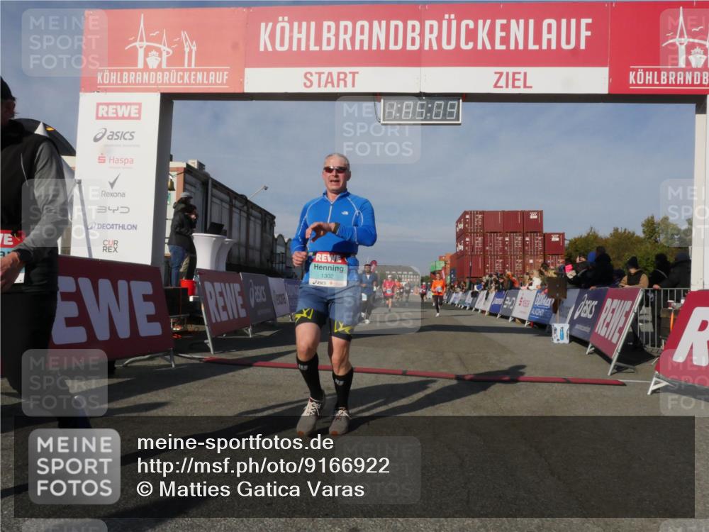 03.10.2025 - Köhlbrandbrückenlauf Matties Gatica Varas http://msf.ph/oto/9166922 03.10.2025 10:05:10 Ziel 1033, 1211, 1346, 1359, 1406, 1477, 1622, 1944, 2920, 3409, 3721, 3741 meine-sportfotos.de