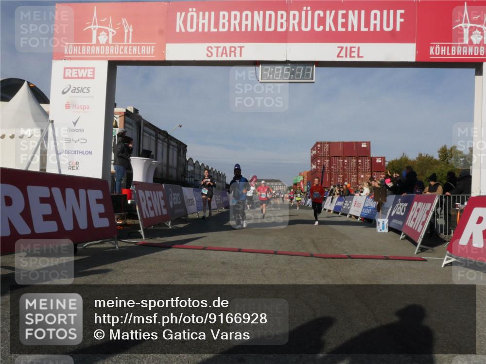 03.10.2025 - Köhlbrandbrückenlauf Matties Gatica Varas http://msf.ph/oto/9166928 03.10.2025 10:05:12 Ziel 1033, 1211, 1239, 1346, 1359, 1406, 1477, 1622, 1944, 2920, 3409, 3721, 3741 meine-sportfotos.de