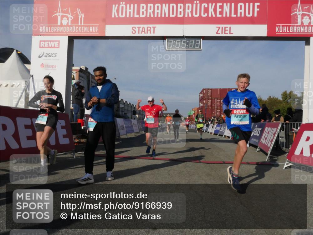 03.10.2025 - Köhlbrandbrückenlauf Matties Gatica Varas http://msf.ph/oto/9166939 03.10.2025 10:05:15 Ziel 1033, 1239, 1346, 1359, 1477, 1622, 1944, 3409, 3721 meine-sportfotos.de