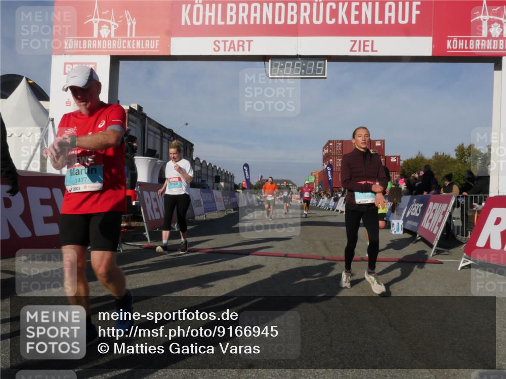 03.10.2025 - Köhlbrandbrückenlauf Matties Gatica Varas http://msf.ph/oto/9166945 03.10.2025 10:05:17 Ziel 1033, 1239, 1346, 1359, 1622, 1944, 2661, 3409, 3721 meine-sportfotos.de