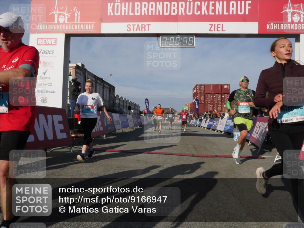 03.10.2025 - Köhlbrandbrückenlauf Matties Gatica Varas http://msf.ph/oto/9166947 03.10.2025 10:05:18 Ziel 1033, 1239, 1359, 1622, 2661, 3721 meine-sportfotos.de