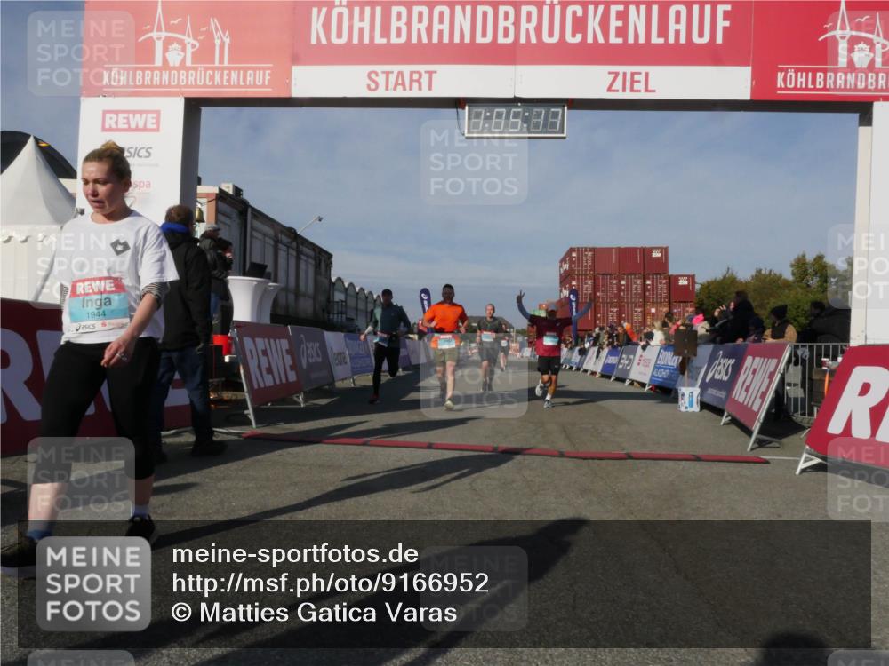03.10.2025 - Köhlbrandbrückenlauf Matties Gatica Varas http://msf.ph/oto/9166952 03.10.2025 10:05:19 Ziel 1033, 1239, 1359, 1622, 2661, 3721 meine-sportfotos.de