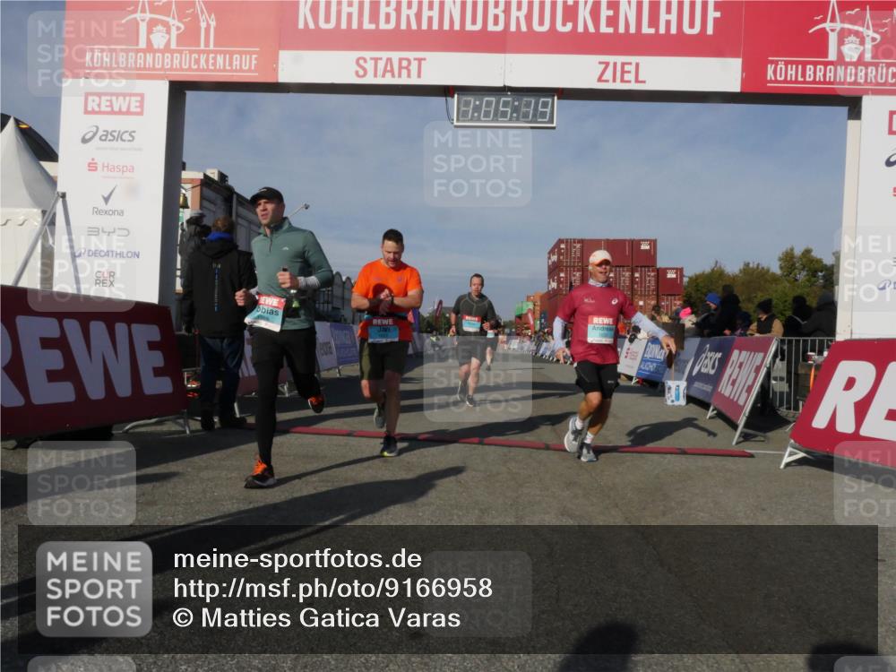 03.10.2025 - Köhlbrandbrückenlauf Matties Gatica Varas http://msf.ph/oto/9166958 03.10.2025 10:05:21 Ziel 1239, 2661, 3721 meine-sportfotos.de
