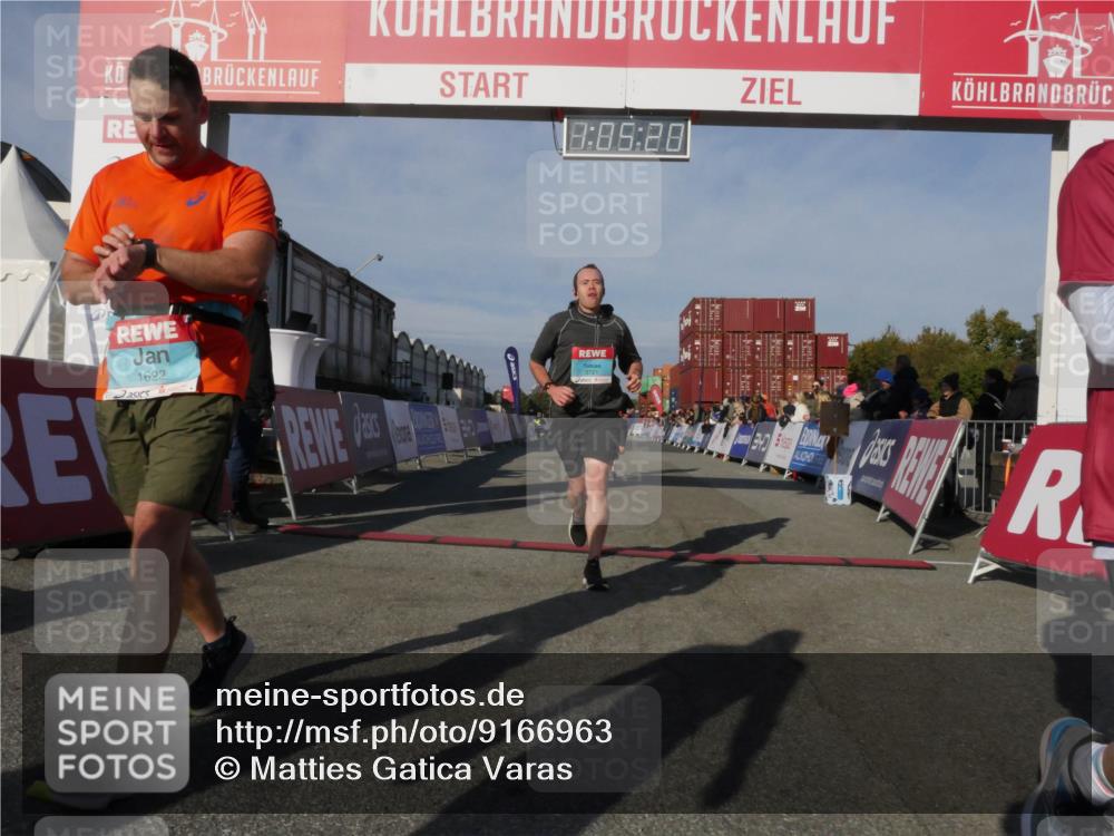 03.10.2025 - Köhlbrandbrückenlauf Matties Gatica Varas http://msf.ph/oto/9166963 03.10.2025 10:05:22 Ziel 1239, 2084, 2661, 3842 meine-sportfotos.de