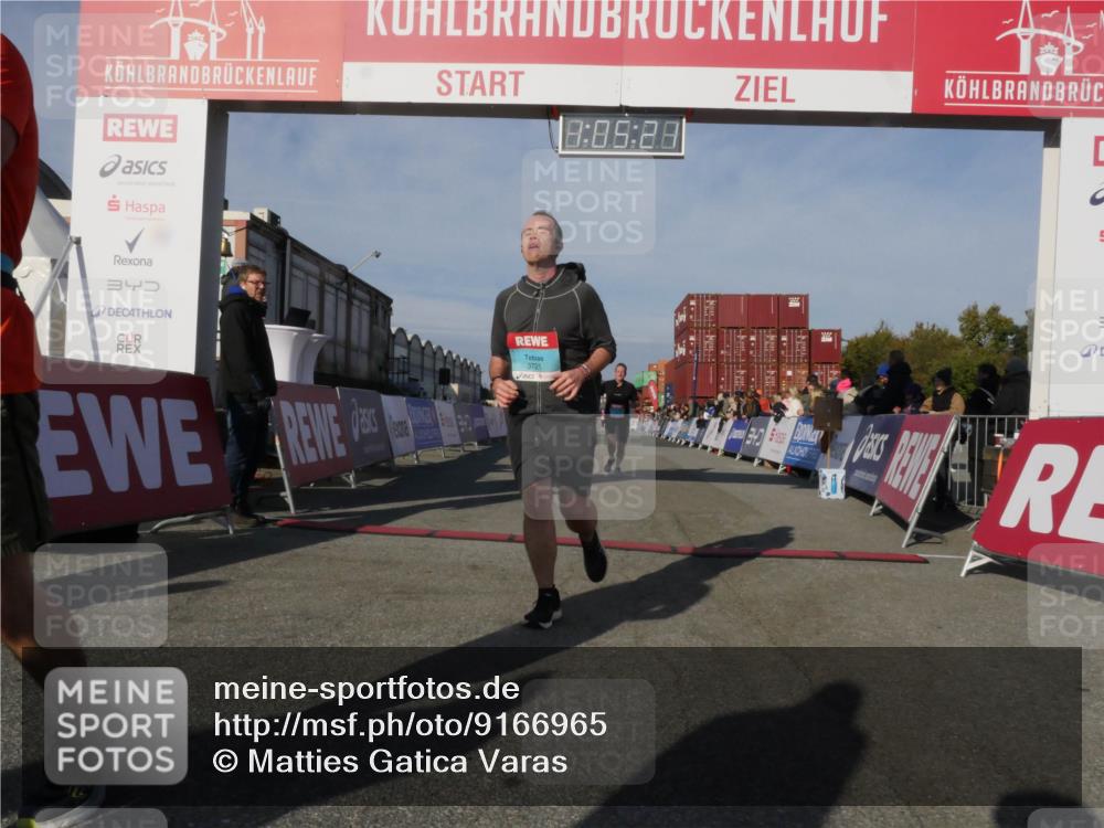 03.10.2025 - Köhlbrandbrückenlauf Matties Gatica Varas http://msf.ph/oto/9166965 03.10.2025 10:05:22 Ziel 1239, 2084, 2661, 3842 meine-sportfotos.de