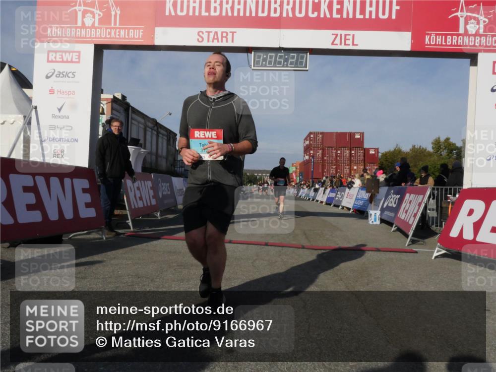 03.10.2025 - Köhlbrandbrückenlauf Matties Gatica Varas http://msf.ph/oto/9166967 03.10.2025 10:05:23 Ziel 1239, 2084, 2661, 3842 meine-sportfotos.de
