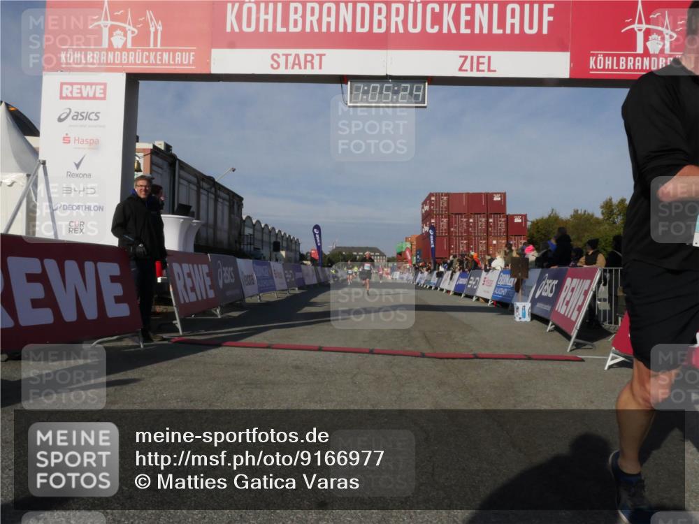 03.10.2025 - Köhlbrandbrückenlauf Matties Gatica Varas http://msf.ph/oto/9166977 03.10.2025 10:05:26 Ziel 2084, 2661, 3842 meine-sportfotos.de