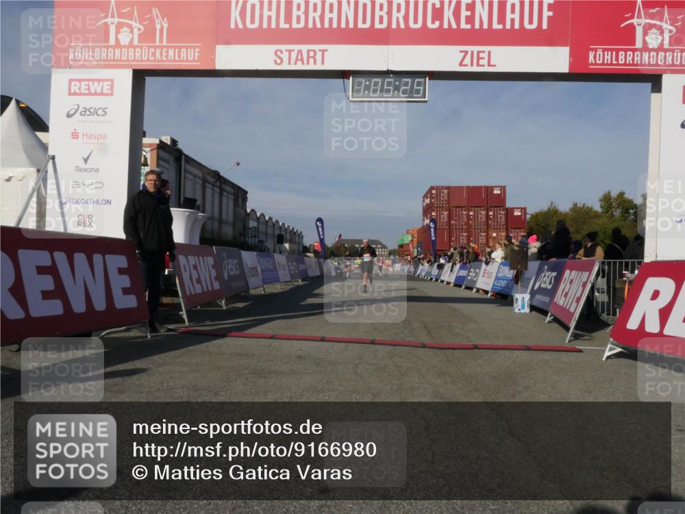 03.10.2025 - Köhlbrandbrückenlauf Matties Gatica Varas http://msf.ph/oto/9166980 03.10.2025 10:05:27 Ziel 2084, 2661, 3679, 3842 meine-sportfotos.de