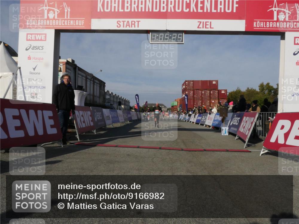 03.10.2025 - Köhlbrandbrückenlauf Matties Gatica Varas http://msf.ph/oto/9166982 03.10.2025 10:05:27 Ziel 2084, 2661, 3679, 3842 meine-sportfotos.de