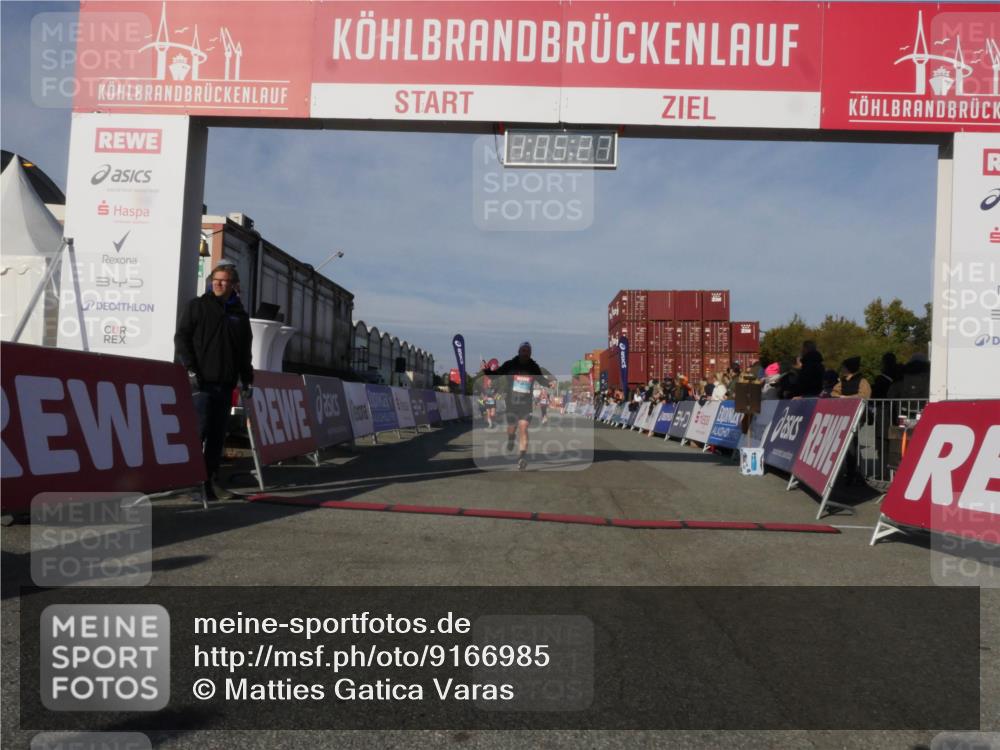 03.10.2025 - Köhlbrandbrückenlauf Matties Gatica Varas http://msf.ph/oto/9166985 03.10.2025 10:05:28 Ziel 1385, 2084, 2661, 3679, 3842 meine-sportfotos.de