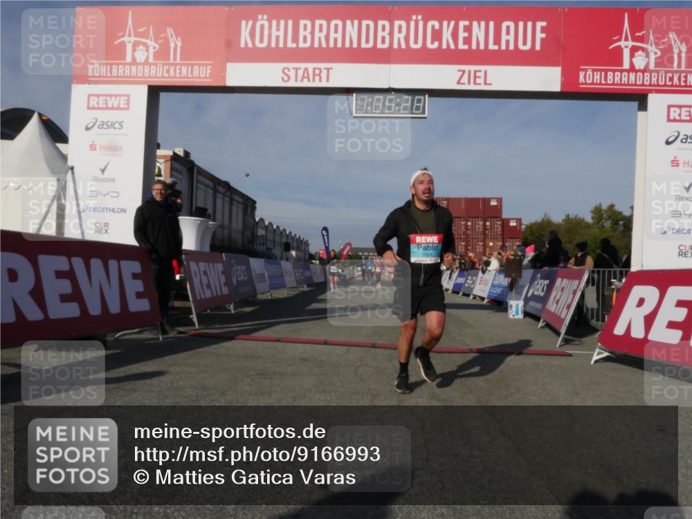 03.10.2025 - Köhlbrandbrückenlauf Matties Gatica Varas http://msf.ph/oto/9166993 03.10.2025 10:05:30 Ziel 1385, 2084, 3679, 3842 meine-sportfotos.de