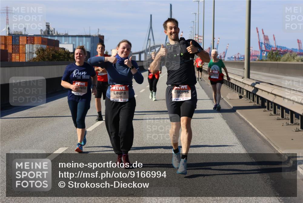 03.10.2025 - Köhlbrandbrückenlauf Strokosch-Dieckow http://msf.ph/oto/9166994 03.10.2025 13:23:51 Position 3 6558, 5216, 4157 meine-sportfotos.de