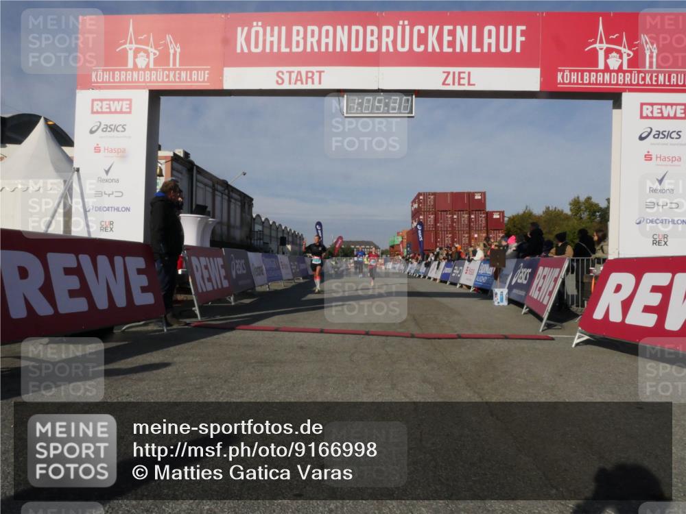 03.10.2025 - Köhlbrandbrückenlauf Matties Gatica Varas http://msf.ph/oto/9166998 03.10.2025 10:05:32 Ziel 1385, 1415, 2084, 3679, 3842 meine-sportfotos.de