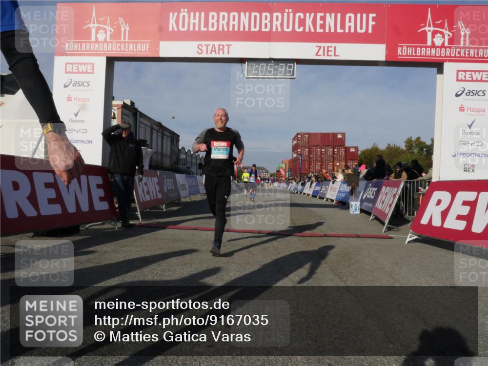 03.10.2025 - Köhlbrandbrückenlauf Matties Gatica Varas http://msf.ph/oto/9167035 03.10.2025 10:05:41 Ziel 1119, 1312, 1340, 1415, 1962, 2698, 3484 meine-sportfotos.de