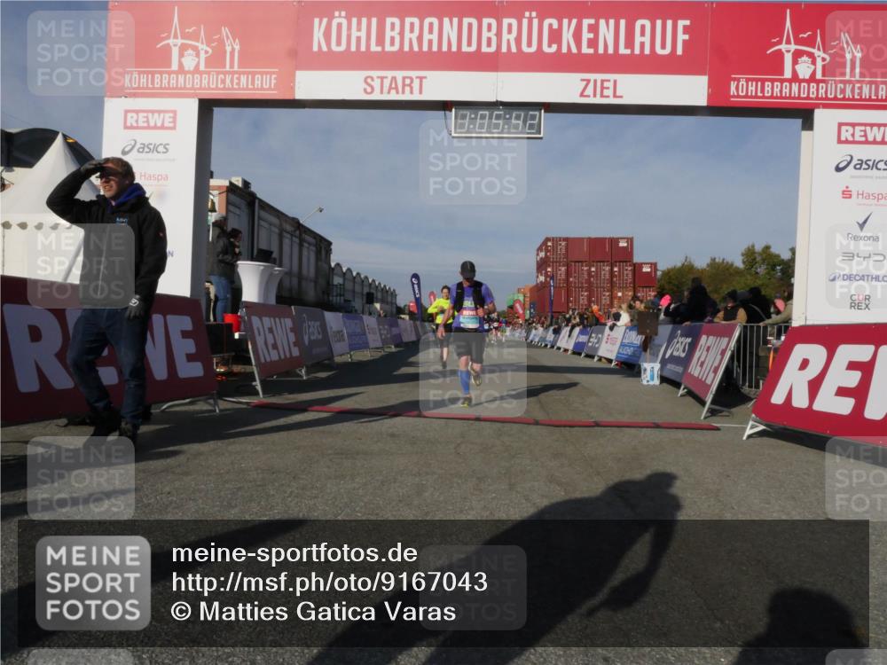 03.10.2025 - Köhlbrandbrückenlauf Matties Gatica Varas http://msf.ph/oto/9167043 03.10.2025 10:05:44 Ziel 1119, 1312, 1340, 1415, 1962, 2698, 3484 meine-sportfotos.de