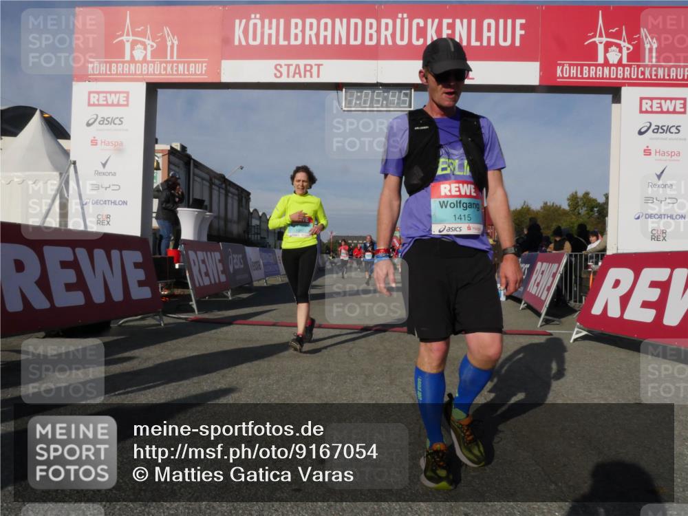 03.10.2025 - Köhlbrandbrückenlauf Matties Gatica Varas http://msf.ph/oto/9167054 03.10.2025 10:05:47 Ziel 1092, 1119, 1340, 1424, 1962, 2698, 2743, 3484, 3579, 3716 meine-sportfotos.de