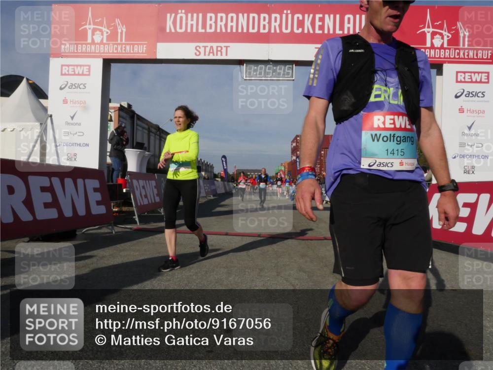 03.10.2025 - Köhlbrandbrückenlauf Matties Gatica Varas http://msf.ph/oto/9167056 03.10.2025 10:05:47 Ziel 1092, 1119, 1340, 1424, 1962, 2698, 2743, 3484, 3579, 3716 meine-sportfotos.de