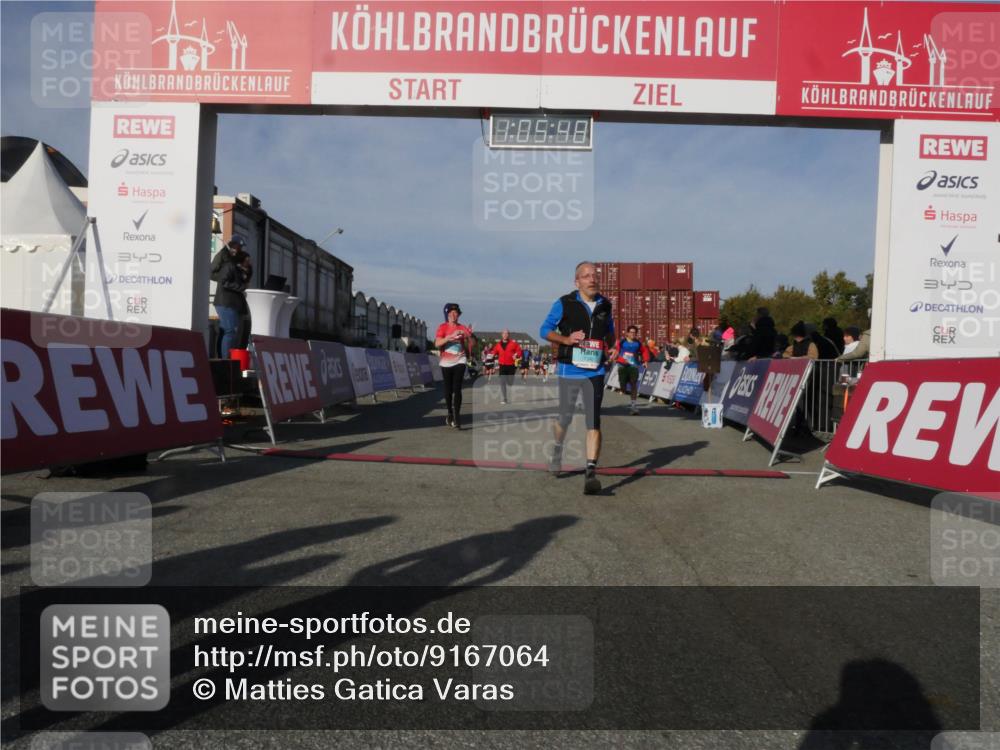 03.10.2025 - Köhlbrandbrückenlauf Matties Gatica Varas http://msf.ph/oto/9167064 03.10.2025 10:05:49 Ziel 1092, 1119, 1340, 1424, 1428, 1962, 2698, 2743, 3484, 3579, 3716 meine-sportfotos.de