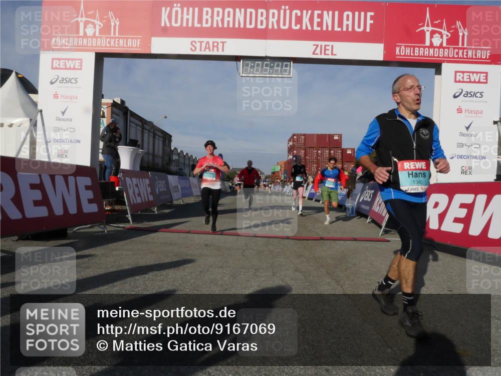 03.10.2025 - Köhlbrandbrückenlauf Matties Gatica Varas http://msf.ph/oto/9167069 03.10.2025 10:05:50 Ziel 1092, 1119, 1424, 1428, 1962, 2698, 2743, 3484, 3579, 3716 meine-sportfotos.de