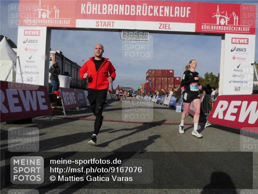 03.10.2025 - Köhlbrandbrückenlauf Matties Gatica Varas http://msf.ph/oto/9167076 03.10.2025 10:05:52 Ziel 1092, 1132, 1424, 1428, 2743, 3579, 3716 meine-sportfotos.de