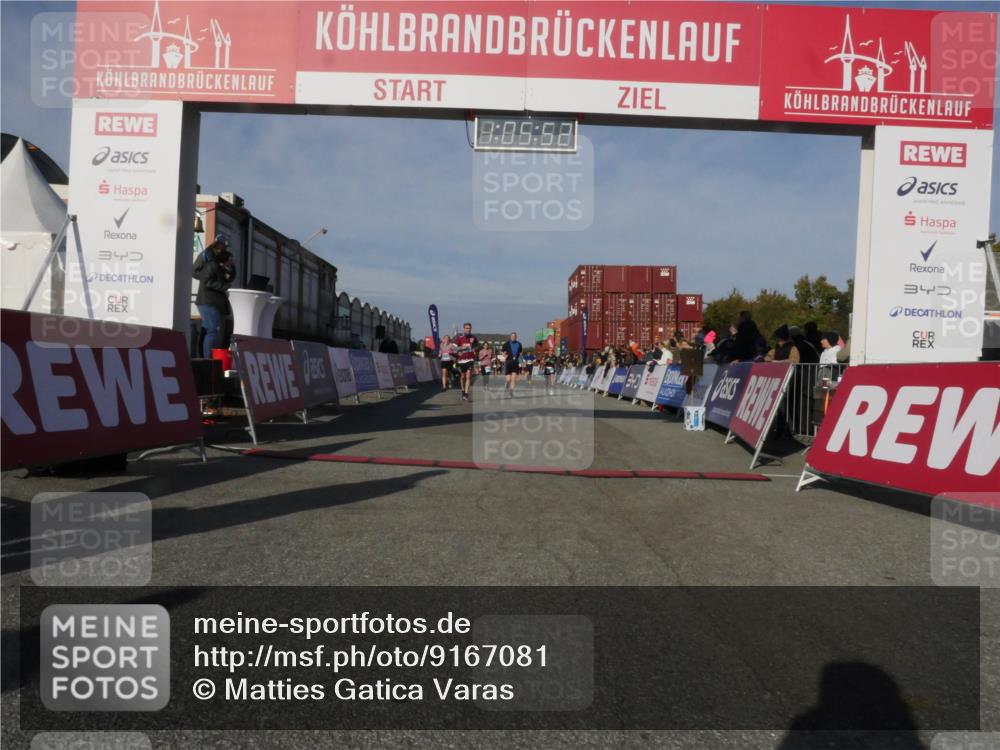 03.10.2025 - Köhlbrandbrückenlauf Matties Gatica Varas http://msf.ph/oto/9167081 03.10.2025 10:05:54 Ziel 1092, 1132, 1424, 1428, 2743, 2913, 3579, 3716 meine-sportfotos.de