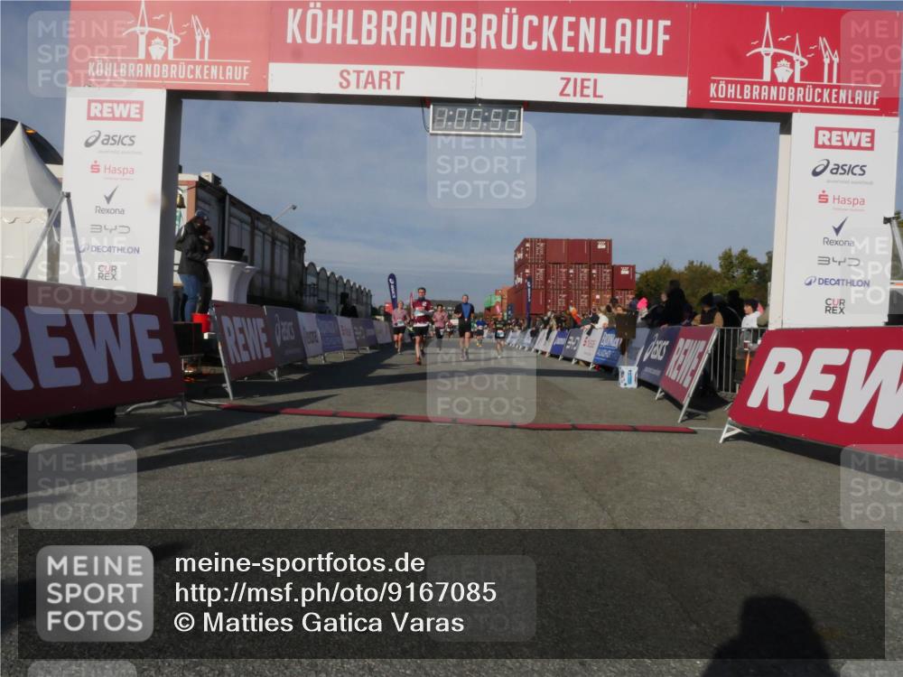 03.10.2025 - Köhlbrandbrückenlauf Matties Gatica Varas http://msf.ph/oto/9167085 03.10.2025 10:05:54 Ziel 1092, 1132, 1424, 1428, 2743, 2913, 3579, 3716 meine-sportfotos.de