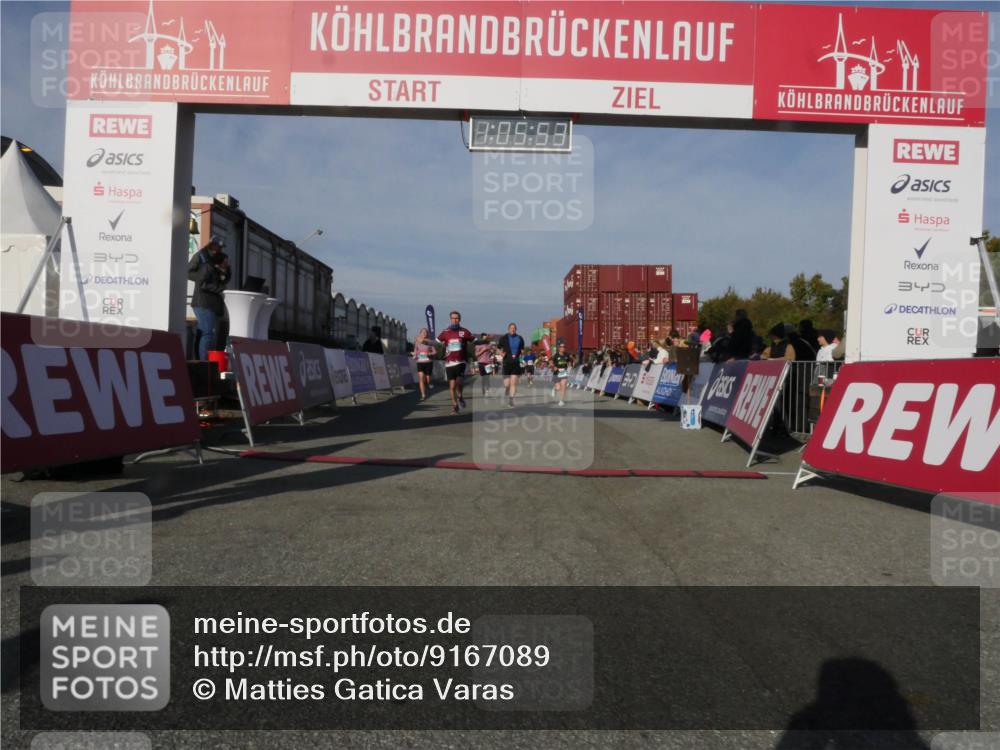 03.10.2025 - Köhlbrandbrückenlauf Matties Gatica Varas http://msf.ph/oto/9167089 03.10.2025 10:05:55 Ziel 1092, 1132, 1424, 1428, 2743, 2913, 3053, 3579, 3716 meine-sportfotos.de