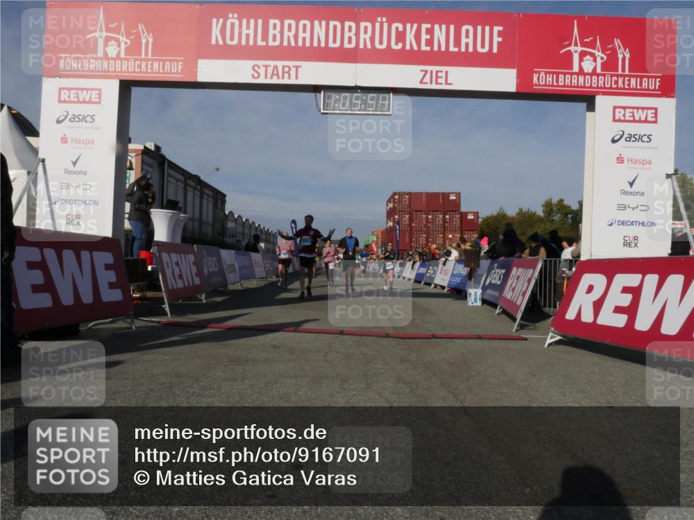 03.10.2025 - Köhlbrandbrückenlauf Matties Gatica Varas http://msf.ph/oto/9167091 03.10.2025 10:05:56 Ziel 1092, 1132, 1424, 1428, 2743, 2913, 3053, 3579, 3716 meine-sportfotos.de