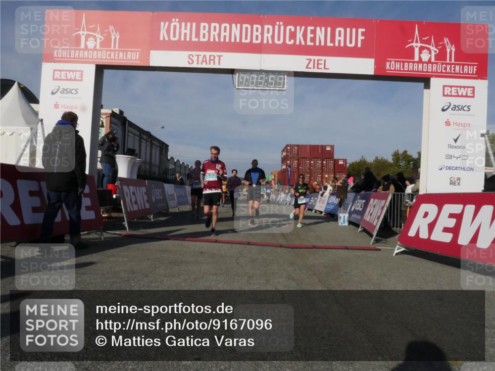 03.10.2025 - Köhlbrandbrückenlauf Matties Gatica Varas http://msf.ph/oto/9167096 03.10.2025 10:05:57 Ziel 1092, 1132, 1242, 1424, 1428, 1626, 2743, 2913, 3053, 3333, 3579, 3716 meine-sportfotos.de