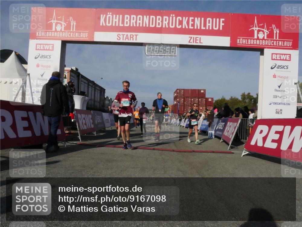 03.10.2025 - Köhlbrandbrückenlauf Matties Gatica Varas http://msf.ph/oto/9167098 03.10.2025 10:05:58 Ziel 1092, 1132, 1242, 1424, 1428, 1626, 2913, 3053, 3333, 3579, 3716 meine-sportfotos.de