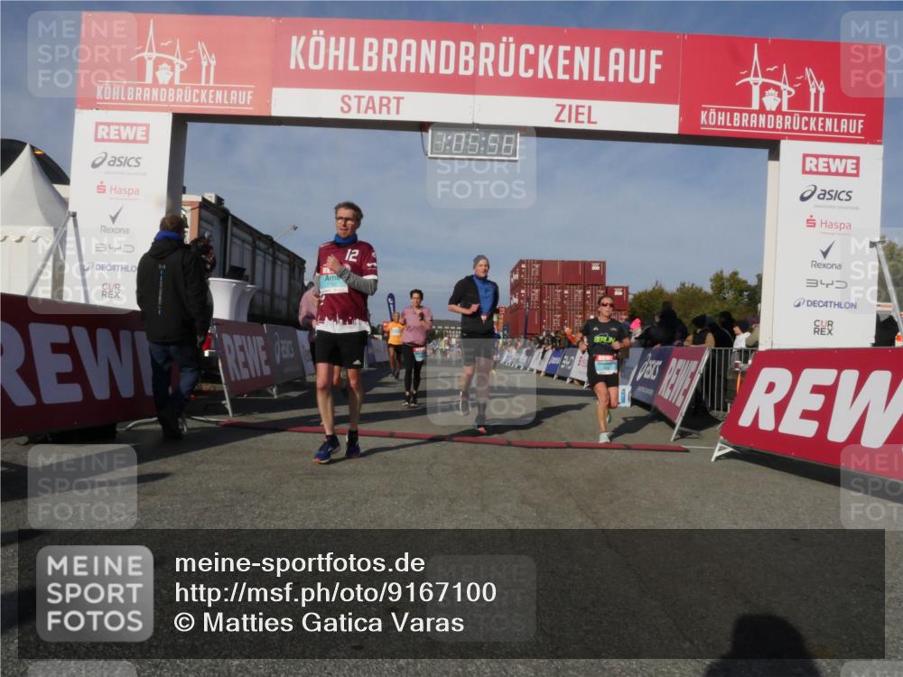 03.10.2025 - Köhlbrandbrückenlauf Matties Gatica Varas http://msf.ph/oto/9167100 03.10.2025 10:05:58 Ziel 1092, 1132, 1242, 1424, 1428, 1626, 2913, 3053, 3333, 3579, 3716 meine-sportfotos.de