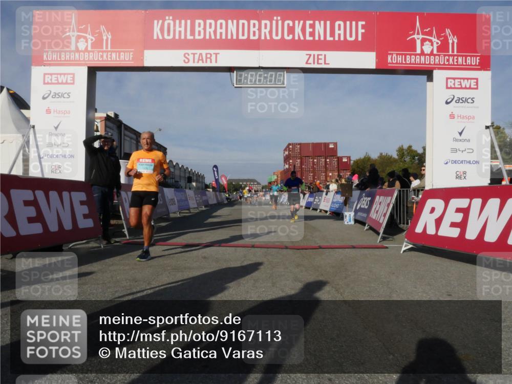 03.10.2025 - Köhlbrandbrückenlauf Matties Gatica Varas http://msf.ph/oto/9167113 03.10.2025 10:06:01 Ziel 1132, 1242, 1333, 1352, 1356, 1428, 1505, 1626, 2913, 3053, 3333 meine-sportfotos.de