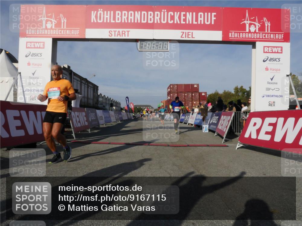 03.10.2025 - Köhlbrandbrückenlauf Matties Gatica Varas http://msf.ph/oto/9167115 03.10.2025 10:06:02 Ziel 1132, 1242, 1333, 1352, 1356, 1397, 1505, 1626, 2913, 3053, 3333 meine-sportfotos.de