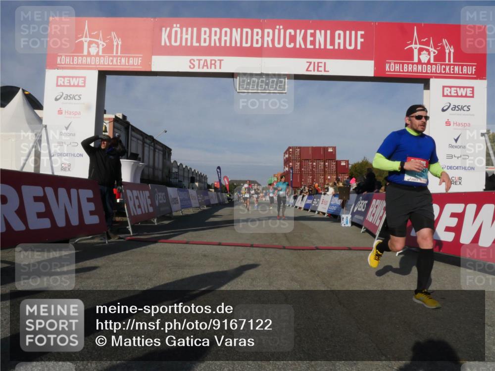 03.10.2025 - Köhlbrandbrückenlauf Matties Gatica Varas http://msf.ph/oto/9167122 03.10.2025 10:06:04 Ziel 1242, 1333, 1352, 1356, 1397, 1505, 1626, 2913, 3053, 3333, 3764 meine-sportfotos.de