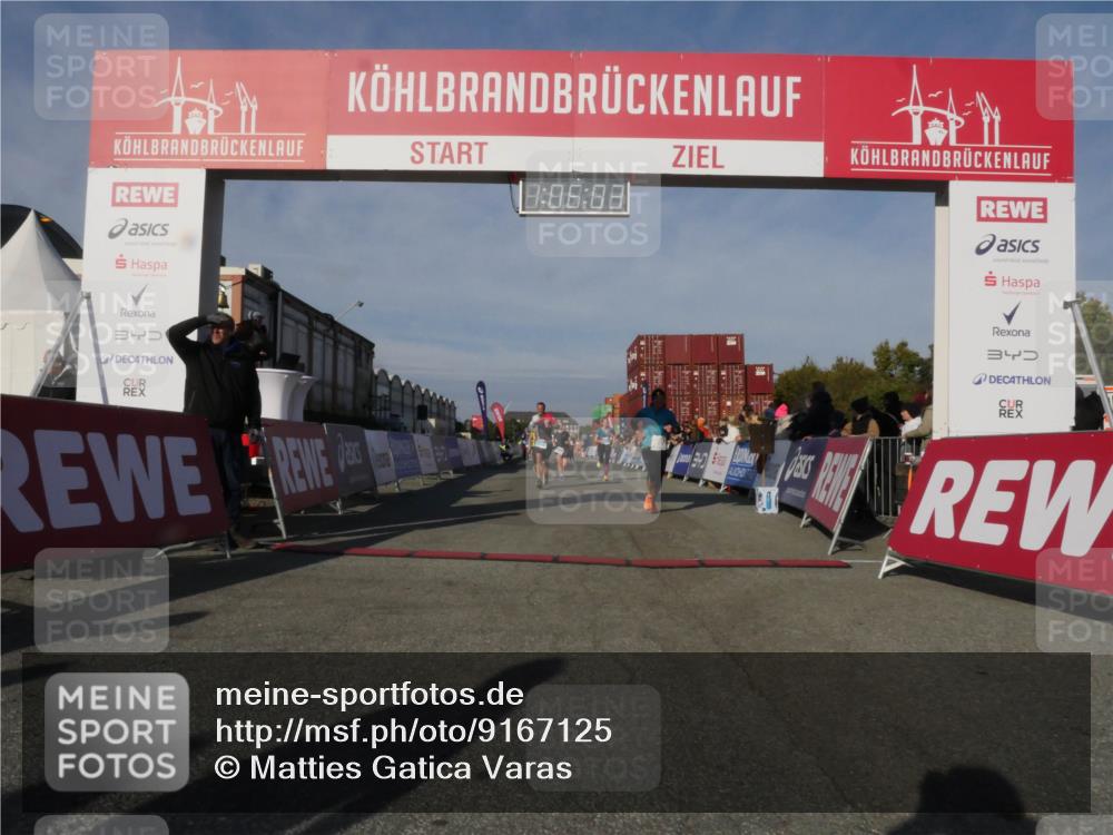 03.10.2025 - Köhlbrandbrückenlauf Matties Gatica Varas http://msf.ph/oto/9167125 03.10.2025 10:06:05 Ziel 1242, 1299, 1333, 1352, 1356, 1397, 1505, 1626, 2913, 3053, 3333, 3764 meine-sportfotos.de
