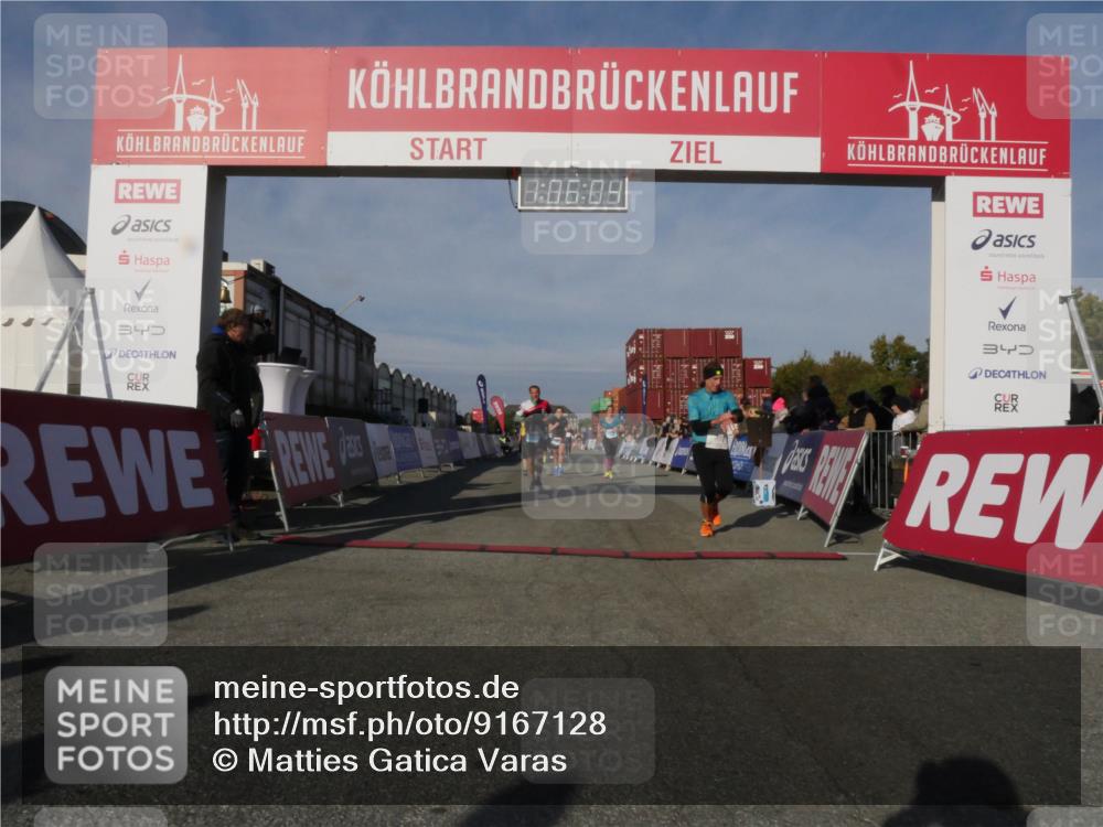 03.10.2025 - Köhlbrandbrückenlauf Matties Gatica Varas http://msf.ph/oto/9167128 03.10.2025 10:06:06 Ziel 1242, 1299, 1333, 1352, 1356, 1397, 1505, 1626, 2913, 3053, 3333, 3764 meine-sportfotos.de